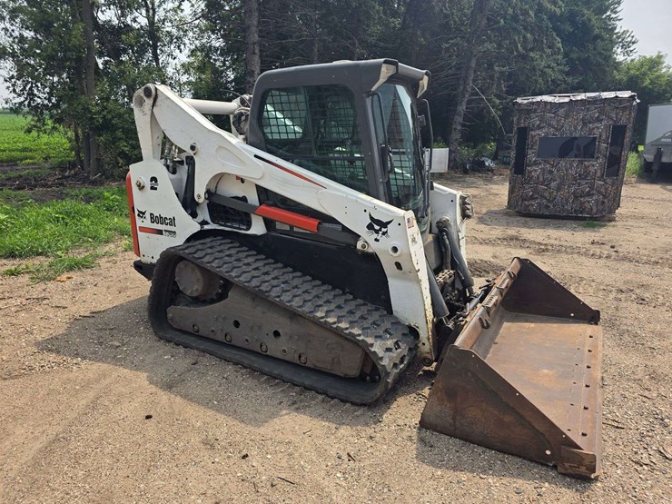 2013-bobcat-t750-image-1
