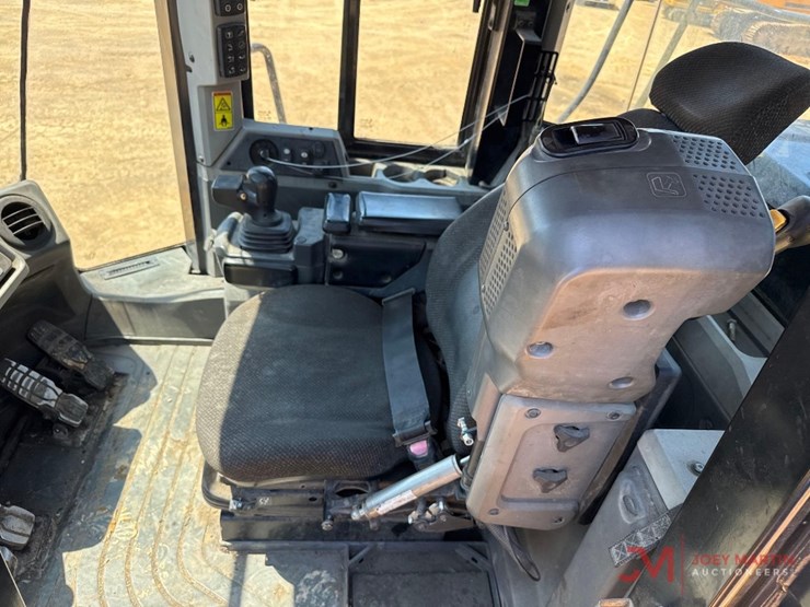 2013-caterpillar-966k-image-19