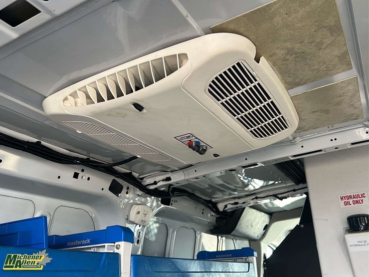 2019-ford-transit-image-12
