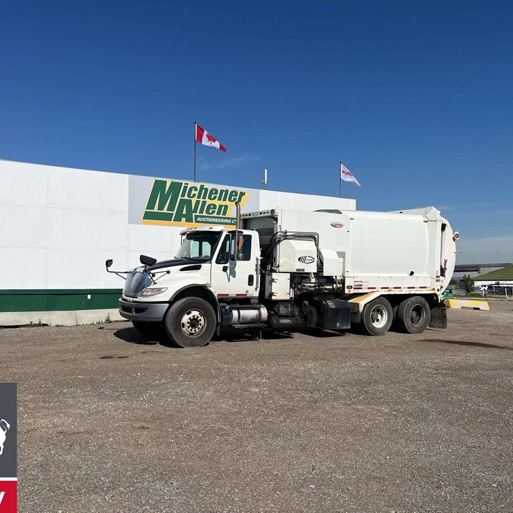2017 INTERNATIONAL WORKSTAR 7400