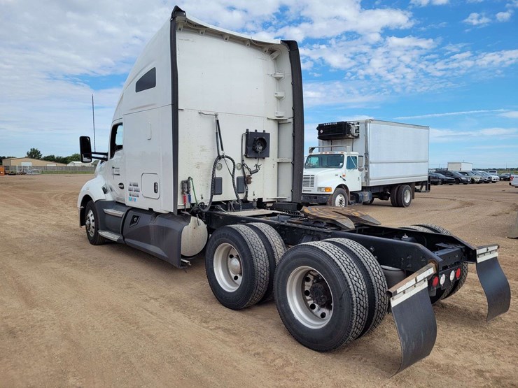 2017-kenworth-t680-image-5