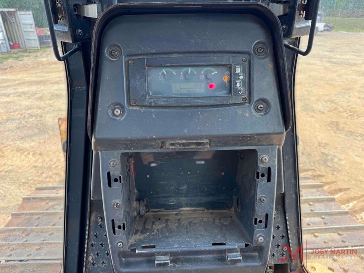 2015-deere-700k-lgp-image-32