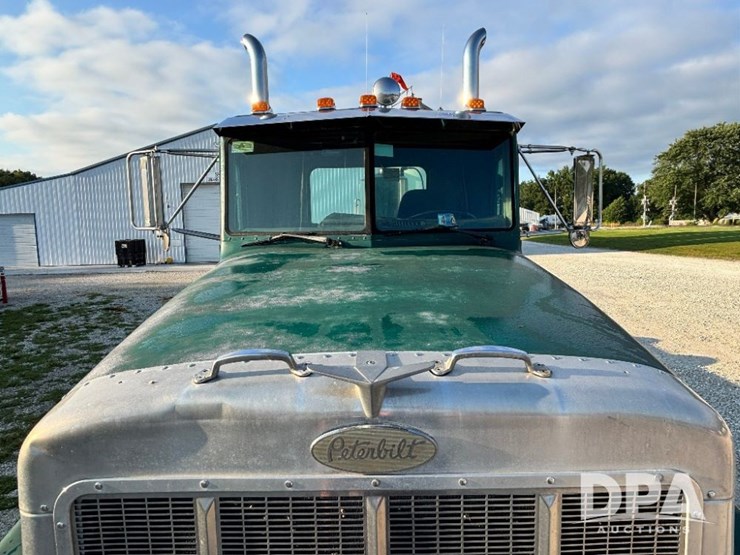 1993-peterbilt-377-image-18