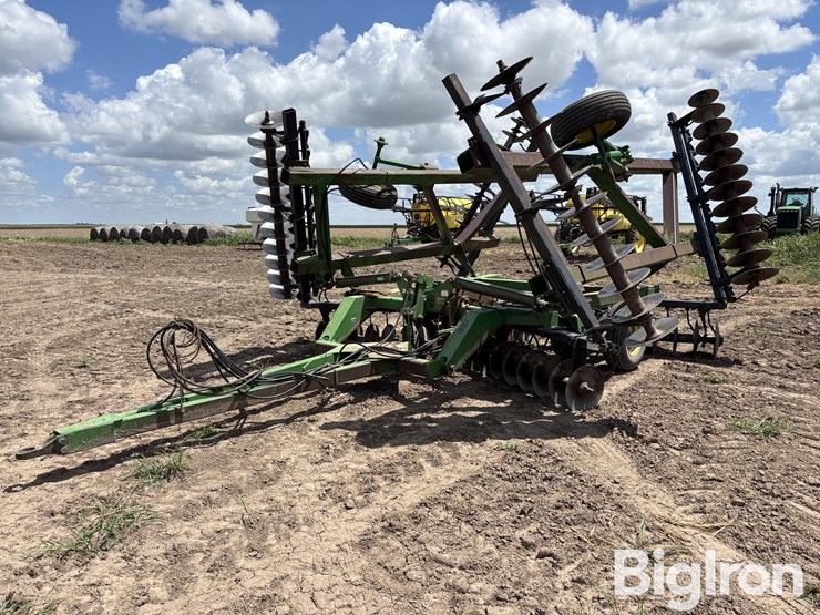 1990-john-deere-630-image-1