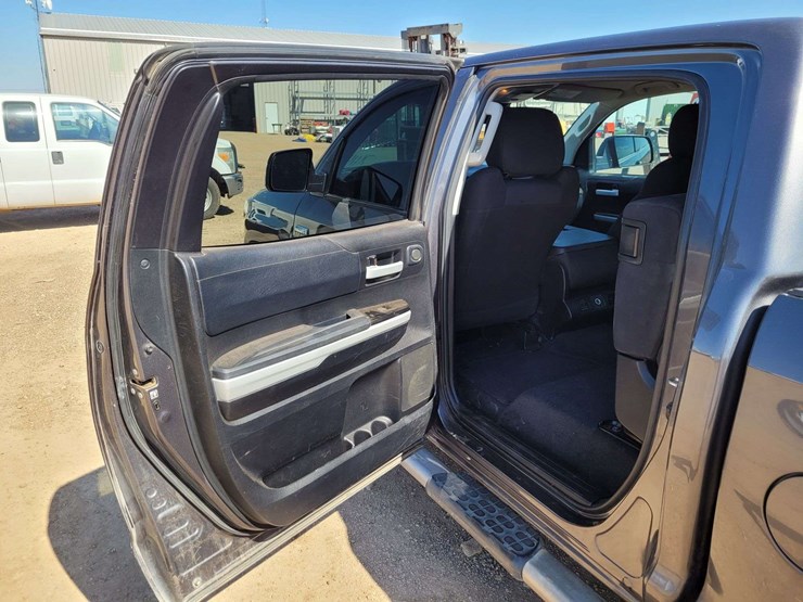 2019-toyota-tundra-sr5-image-5