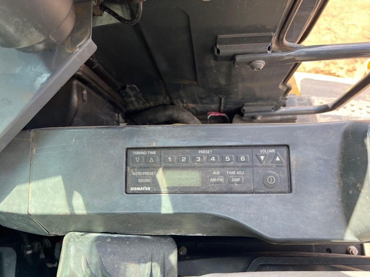 2017-komatsu-pc228us-lc-10-image-42