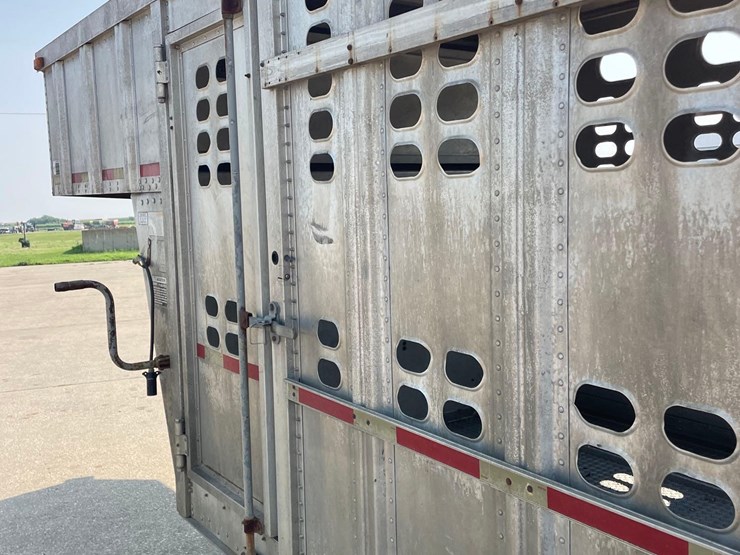 1997-wilson-livestock-trailer-image-16