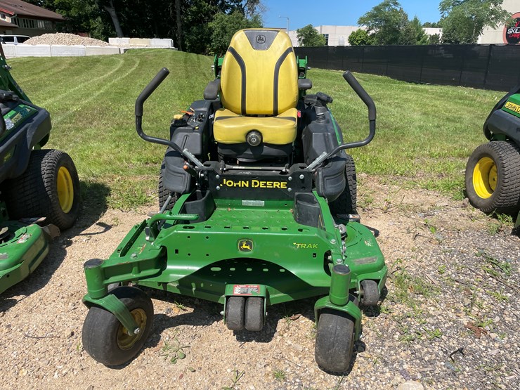 2022-john-deere-la-image-2