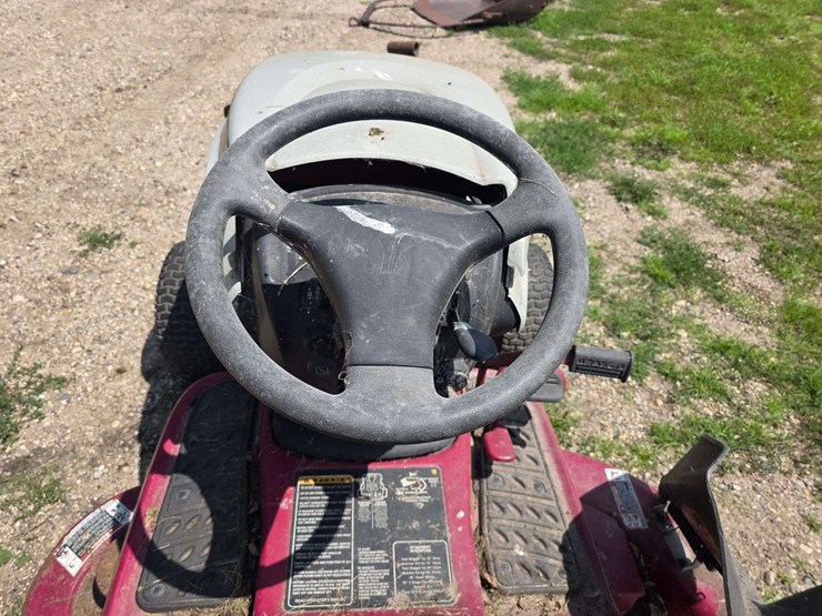 white-lt1850-hydrostatic-lawn-mower-for-parts,-18hp-briggs-and-stratton-engine,-untested,-selling-fo-image-9