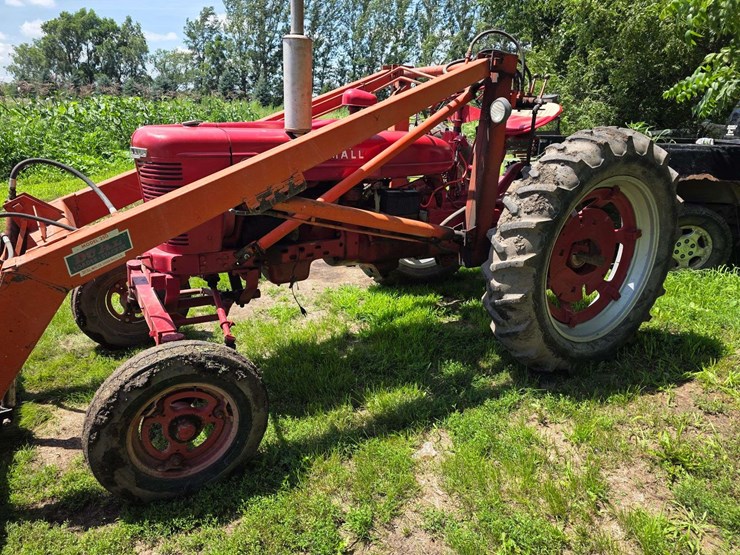 farmall-h-with-dual-loader,-wide-front,-6.00-16-fronts,-13.6-38-rears,-540-pto-with-loader-pump,-whe-image-5