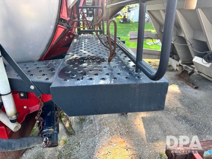 2014-case-ih-610-image-26