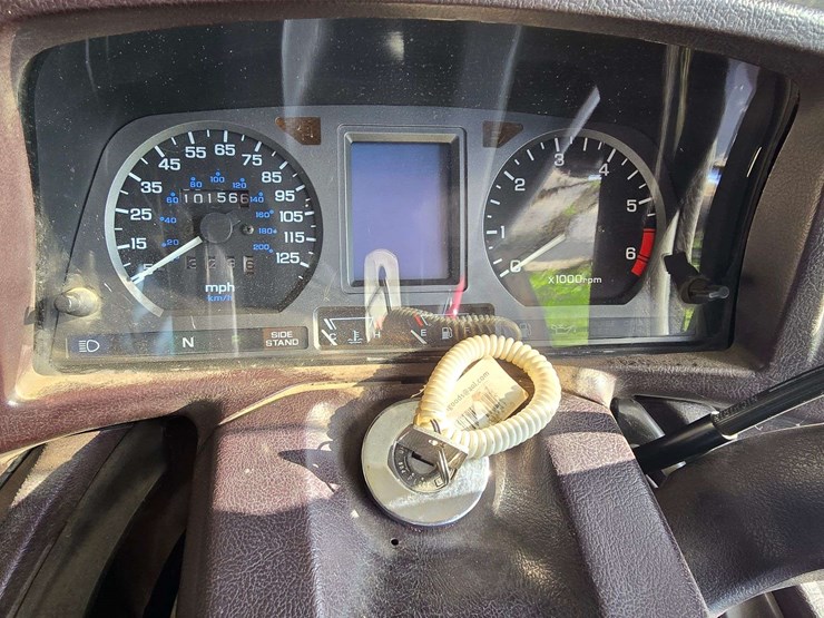 1996-honda-goldwing-gl1500se,-101,566-miles,-am/fm/tape,-air-ride,-new-front-and-rear-tires,-works-a-image-19