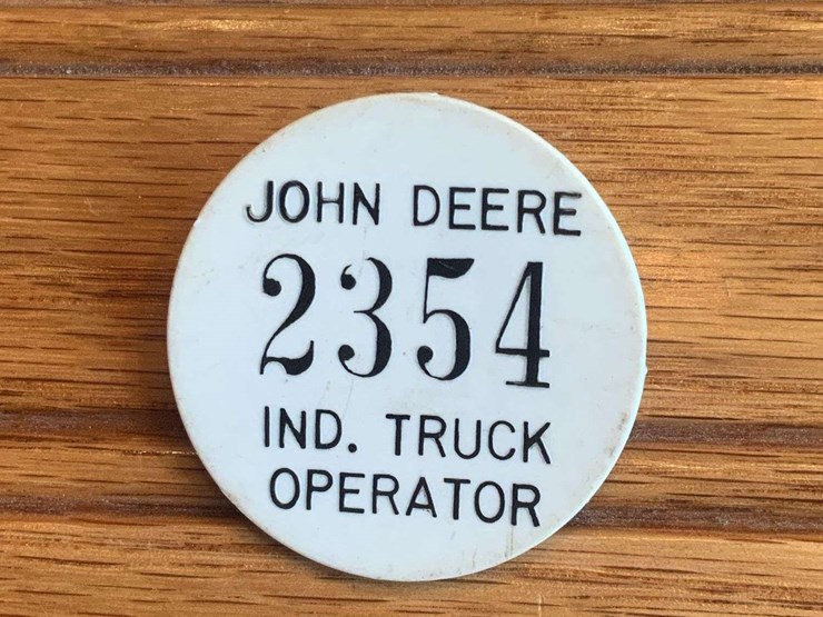 john-deere-industrial-truck-operator-badge-image-1