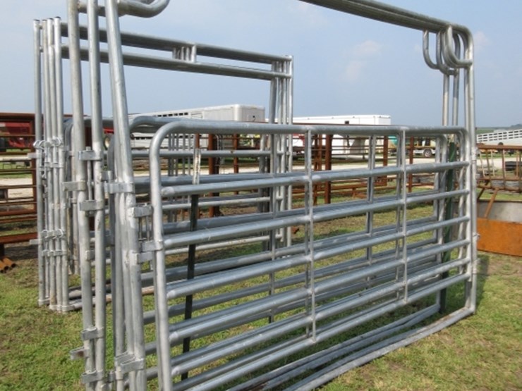 (4)-10'-high-pole-swinging-gates-image-2