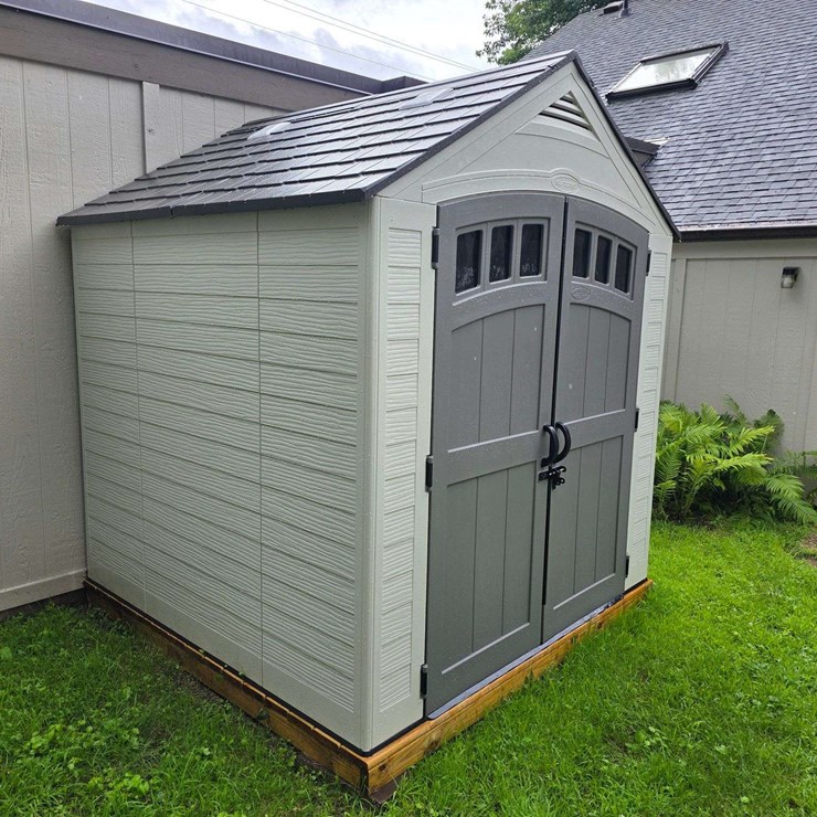 7’ x 7’ Suncast Storage Shed, Poly Floor, Appears to Have No Leaks, *Buyer is Responsible for Remova