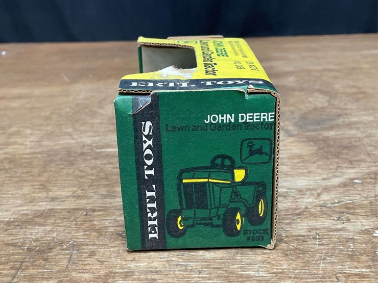 1/16-john-deere-l&g-nib-ertl-image-3