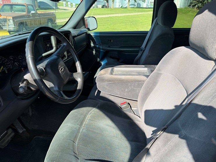 2000-chevrolet-1500-image-11