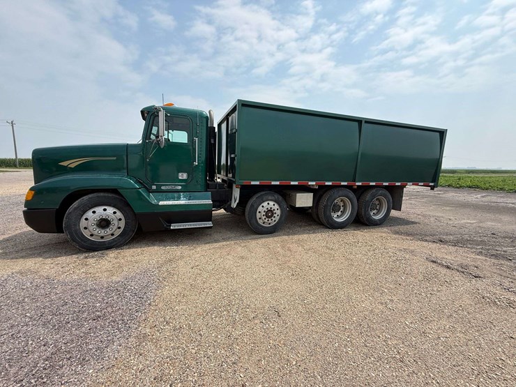 1993-freightliner-fld120-image-25
