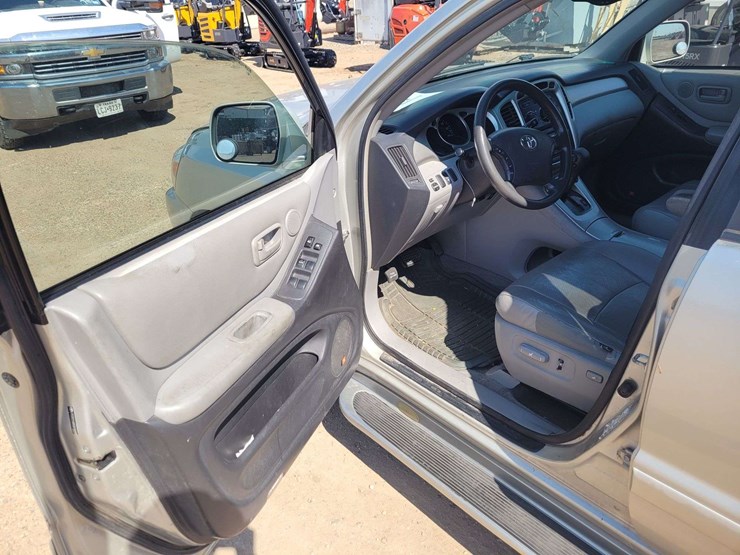 2005-toyota-highlander-image-7