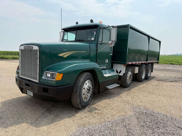 1993-freightliner-fld120-image-1
