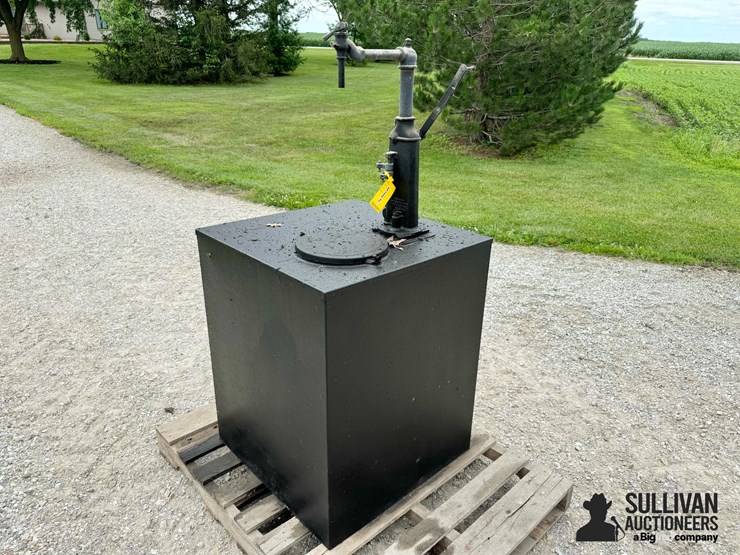 steel-bulk-oil-tank-w/-pump-image-1