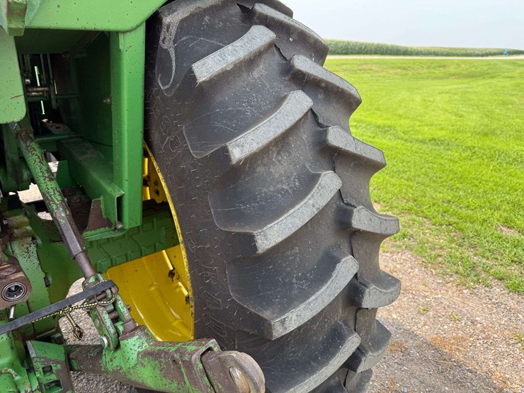 1977-john-deere-4230-image-26