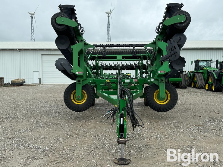 2023-john-deere-2680h-image-2