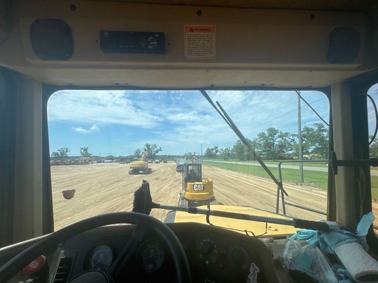 1998-caterpillar-d250e-image-27