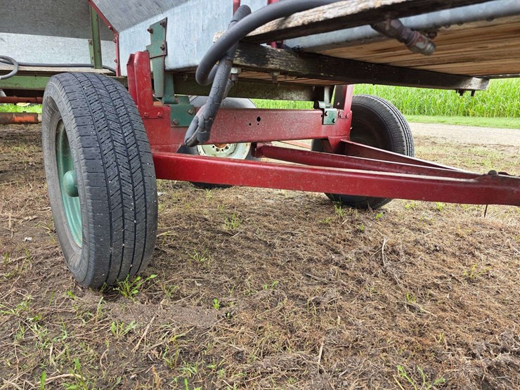 galvanized-flair-box-with-hoist-in-working-order,-on-running-gear,-wood-floor,-16”-tires-on-5-bolt-r-image-6