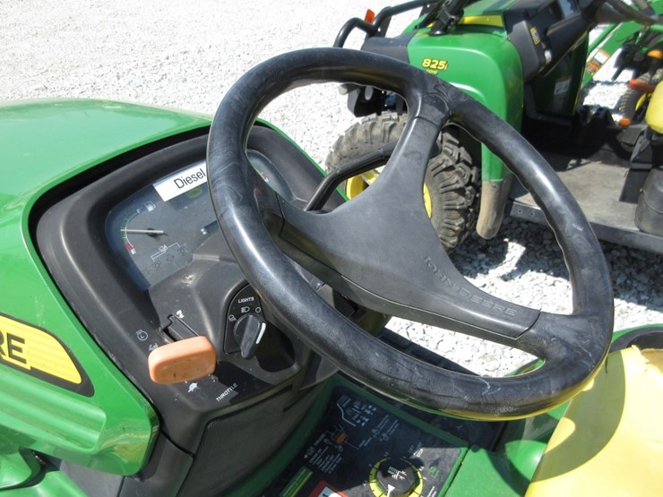 john-deere-x740-image-8