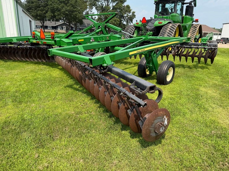 2013-john-deere-2623-image-31