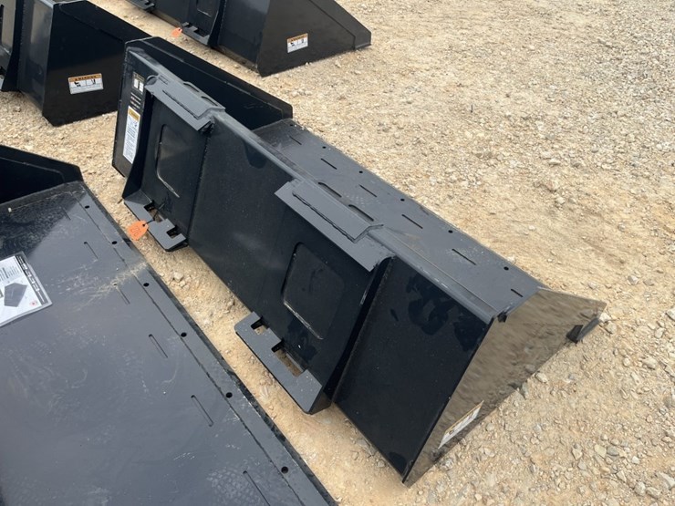 wolverine-66"-ss-track-bucket-image-4