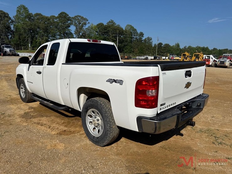 2009-cheverolet-silverado-pickup-truck-image-3