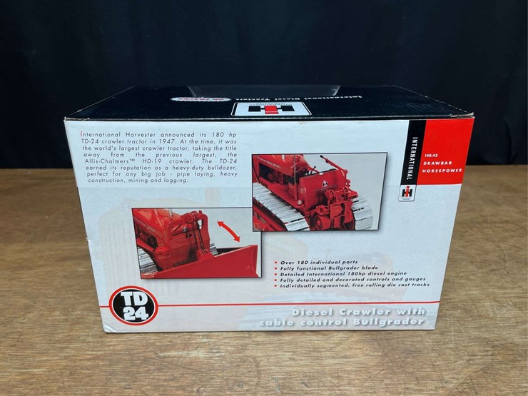 1/25-ih-td24-crawler-w/bullgrader-nib-sc-image-5