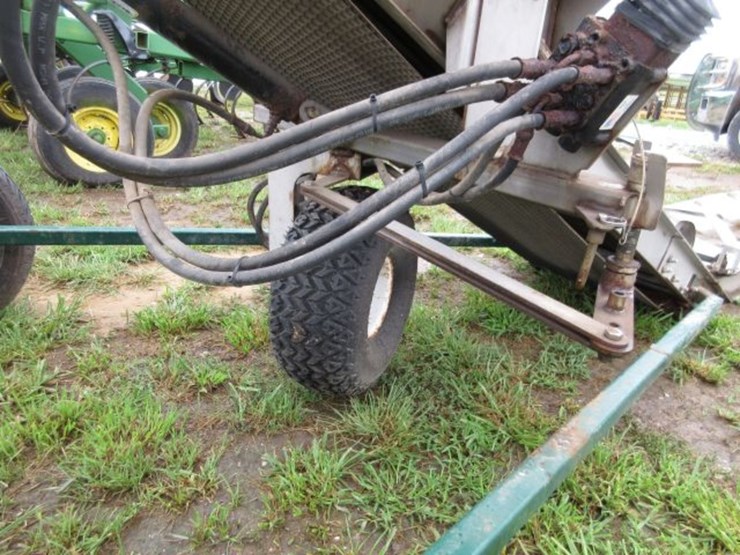 kraus-drive-over-fertilizer-conveyor-image-9