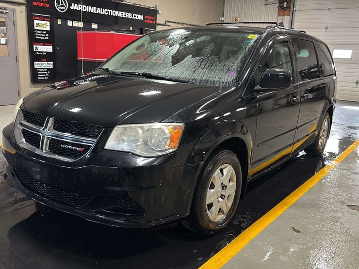 2012-dodge-grand-caravan-image-1