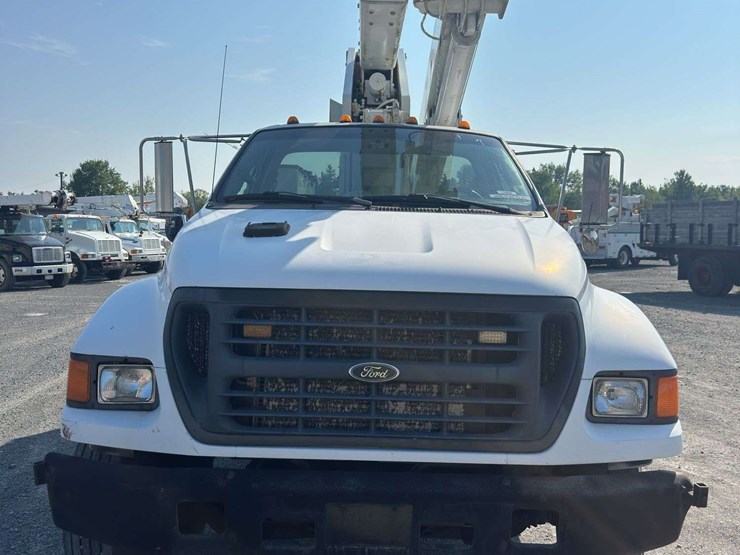 2000-ford-f-750-s/a-bucket-truck-with-versalift-boom-image-7