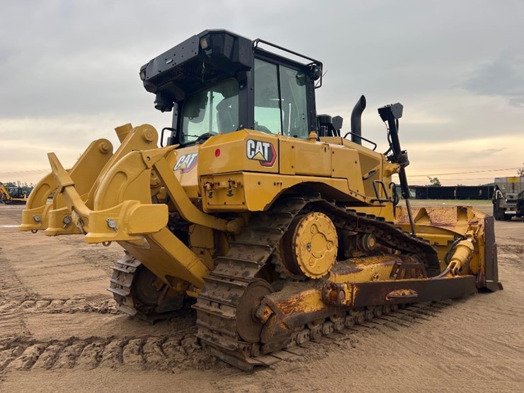 2019-caterpillar-d6-image-4