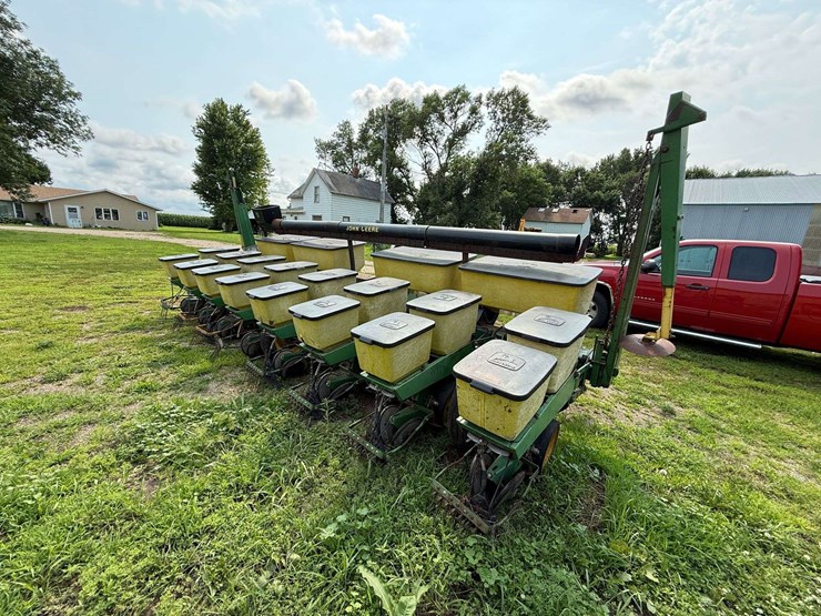 john-deere-7000-image-9