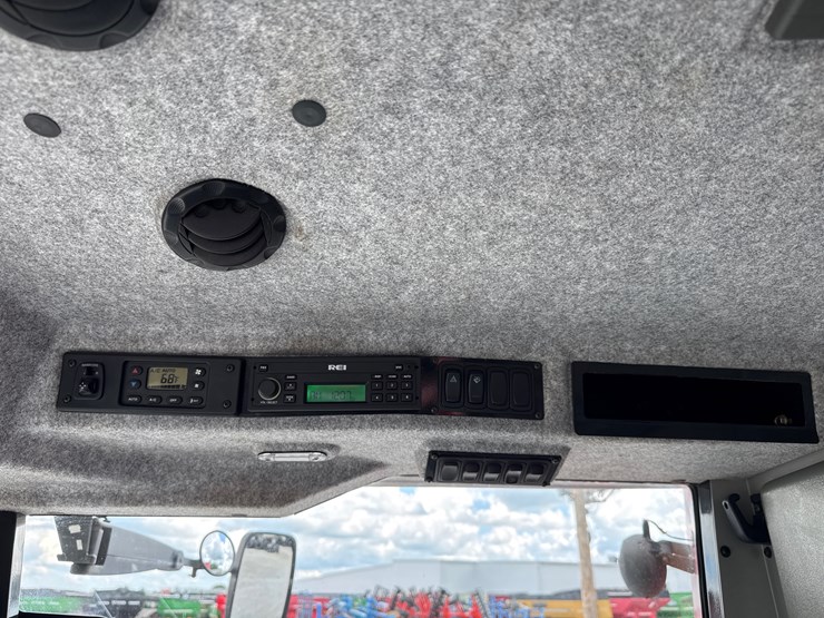 massey-ferguson-9795-image-24