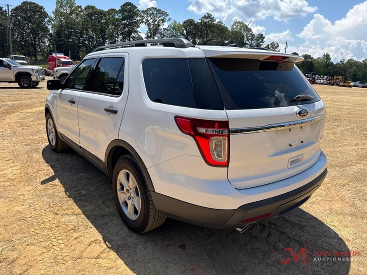 2014-ford-explorer-image-4