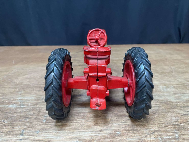 1/16-farmall-404-ertl-image-4