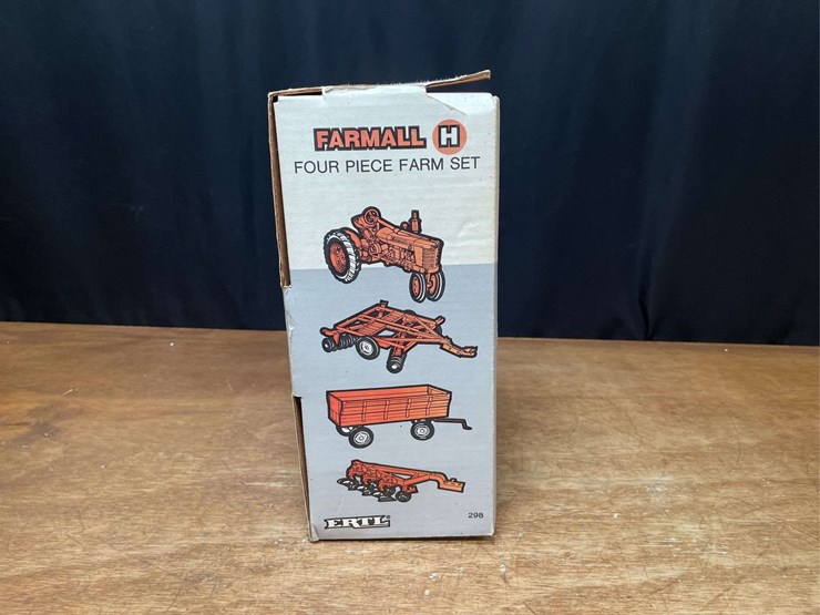 1/16-farmall-h-farm-set-nib-ertl-image-10