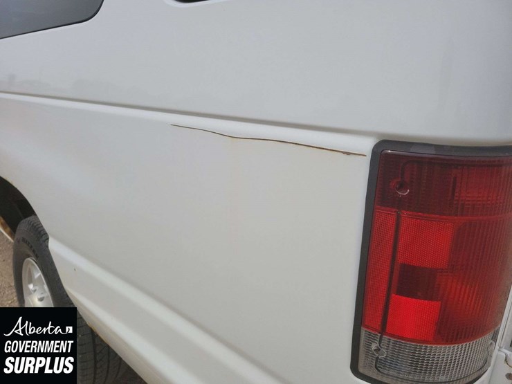 2009-ford-cargo-image-27