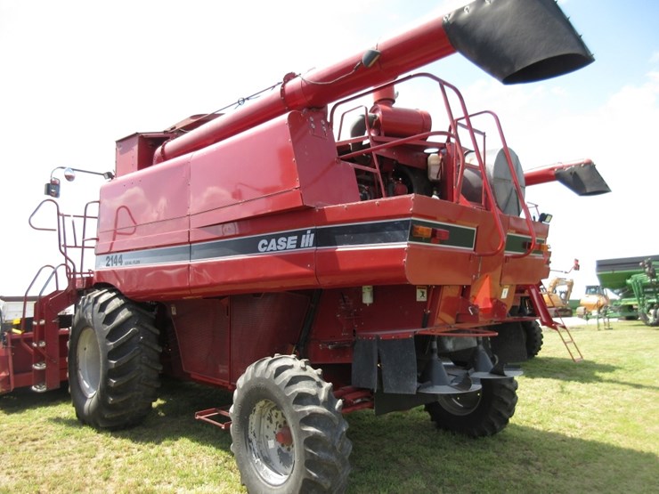 1995-case-ih-2144-image-2