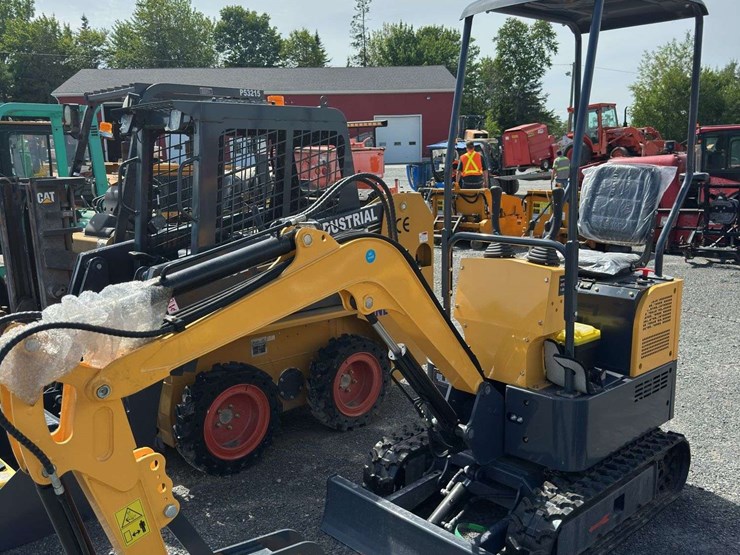 2025-landhero-ldh-kn16-hydraulic-mini-excavator-image-1