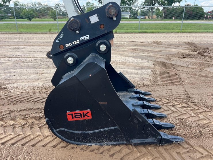 2022-takeuchi-tb2150-image-9