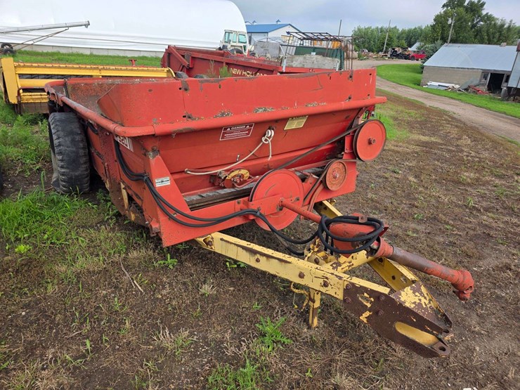 new-holland-520-image-2