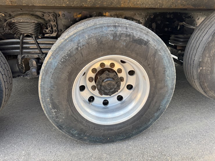 2018-western-star-4700sb-image-34