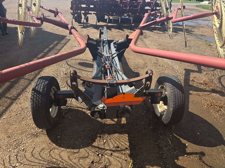 10-wheel-pull-type-wheel-rake,-hydraulic-lift,-brand:-omi-agc,-14”-tires-on-4-bolt-rims-image-14